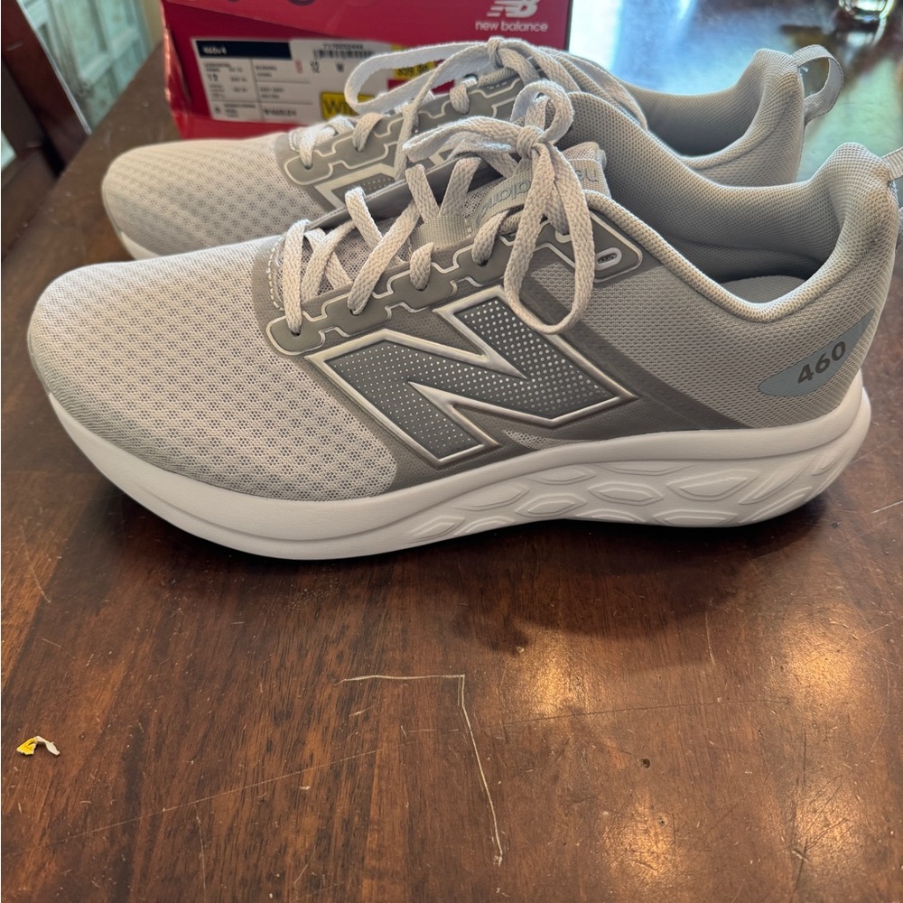 New Balance Gray Athletic Shoes Women’s 12W or Men’s 10.5 NEW with Box